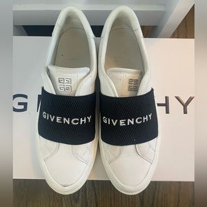 Givenchy City Court Logo Strap Sneaker Size 38 Used